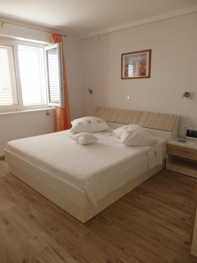 Apartmani Stipan Brela Eksteriør billede