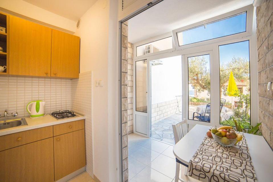 Apartmani Stipan Brela Eksteriør billede
