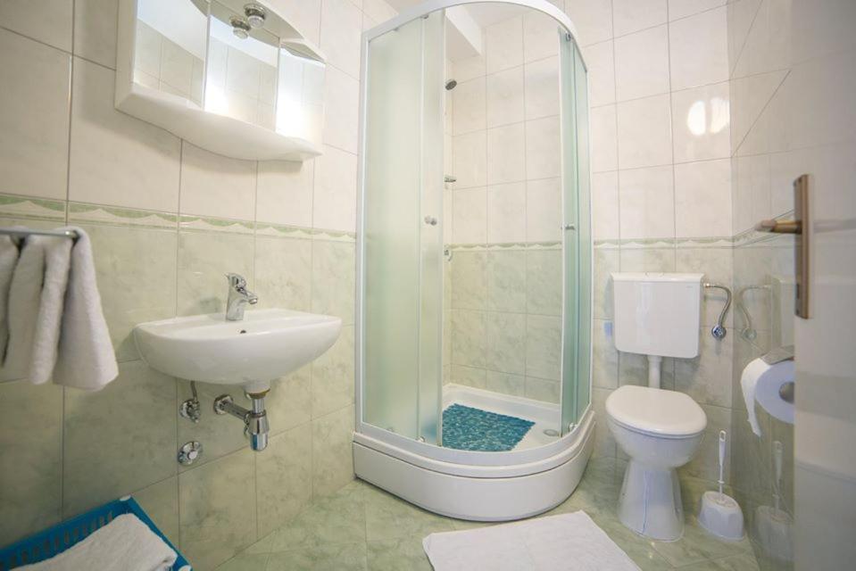 Apartmani Stipan Brela Eksteriør billede
